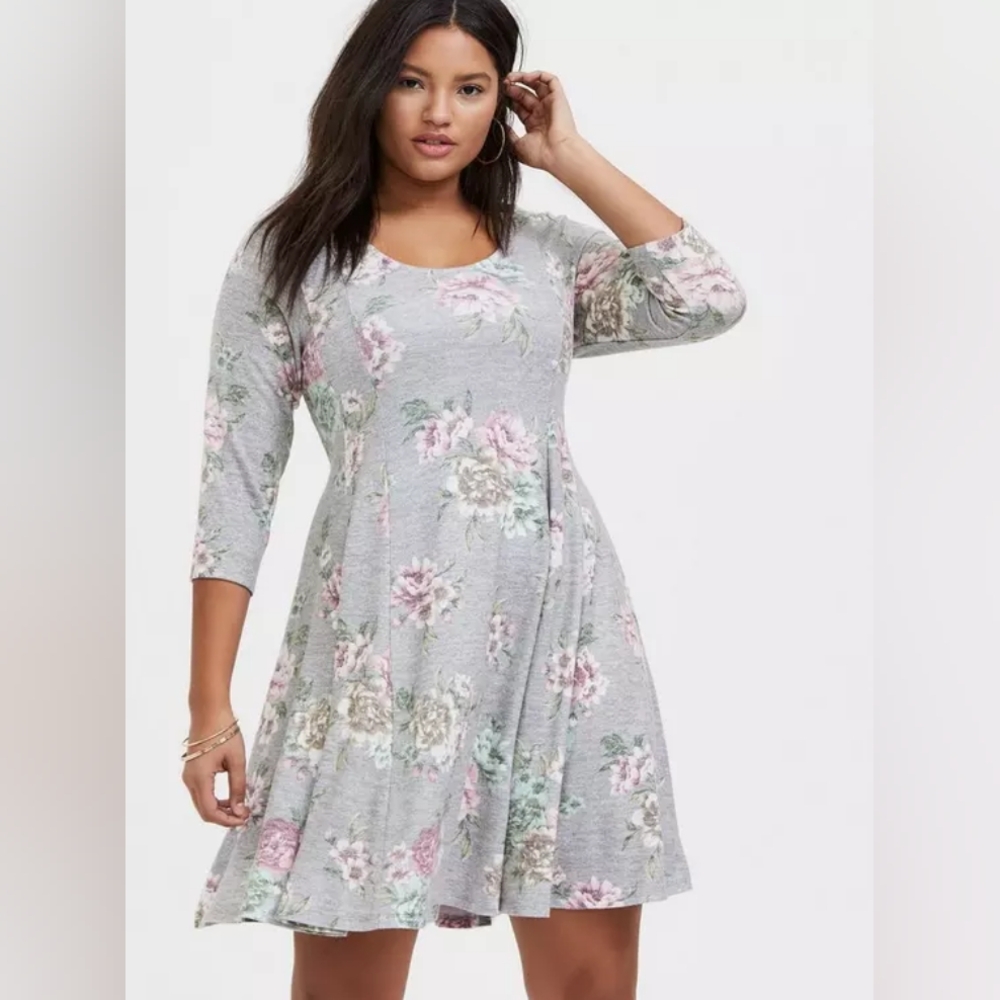 NWT SIZE 6 Mini Hacci Fluted Dress Floral Warm Soft Pastel